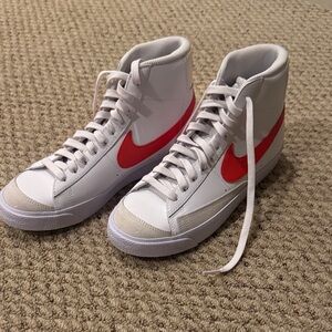Nike White and Red High-Tops